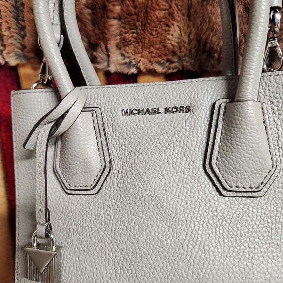 Purse - Picture 2 of 3